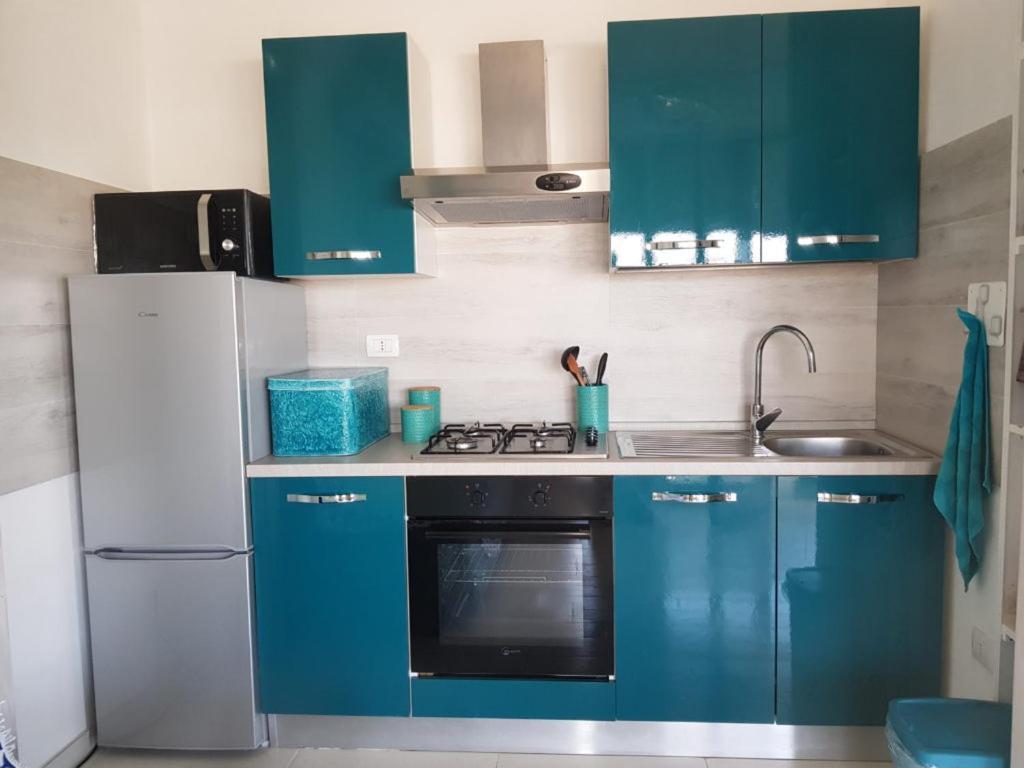 Suite Con Terrazzo Sul Mare E Discesa In Spiaggia A 갈리폴리 외부 사진
