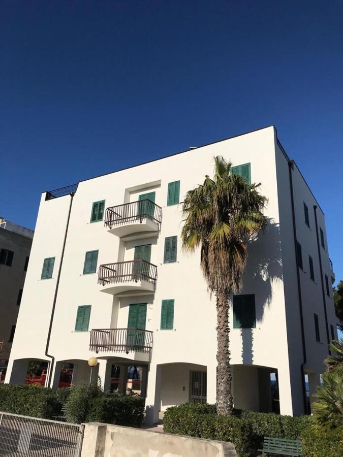 Suite Con Terrazzo Sul Mare E Discesa In Spiaggia A 갈리폴리 외부 사진