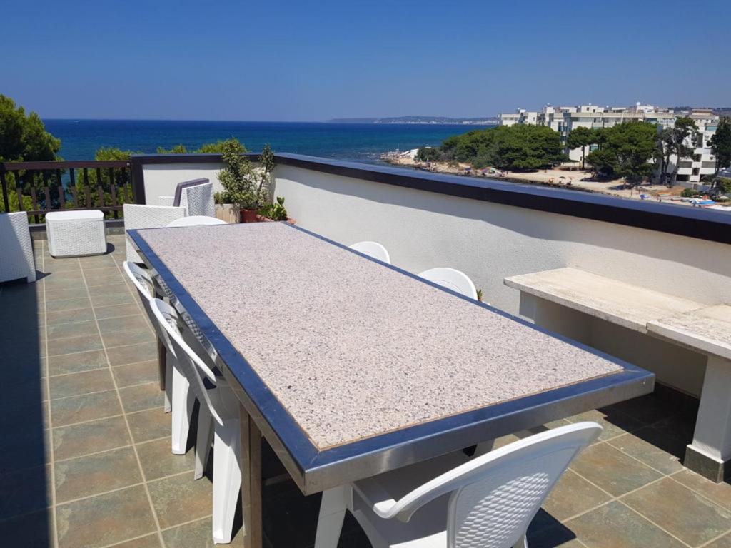 Suite Con Terrazzo Sul Mare E Discesa In Spiaggia A 갈리폴리 외부 사진