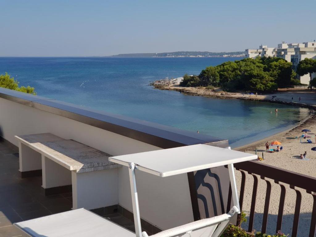 Suite Con Terrazzo Sul Mare E Discesa In Spiaggia A 갈리폴리 외부 사진