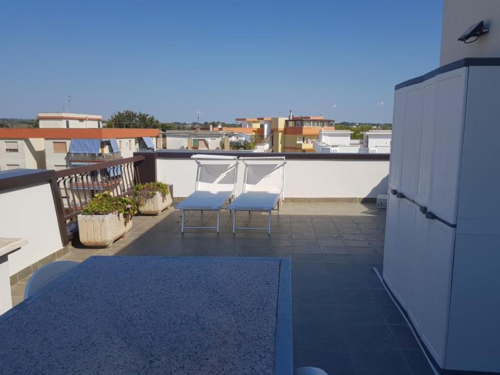 Suite Con Terrazzo Sul Mare E Discesa In Spiaggia A 갈리폴리 외부 사진