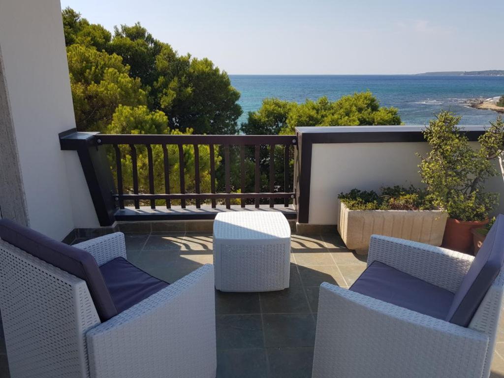 Suite Con Terrazzo Sul Mare E Discesa In Spiaggia A 갈리폴리 외부 사진