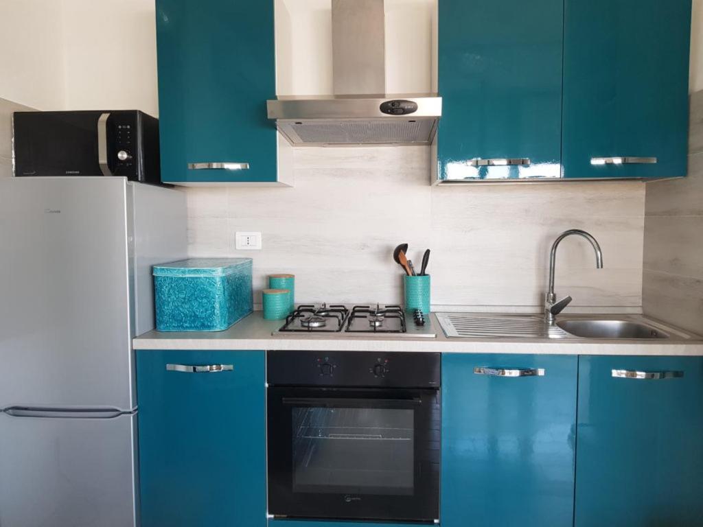 Suite Con Terrazzo Sul Mare E Discesa In Spiaggia A 갈리폴리 외부 사진
