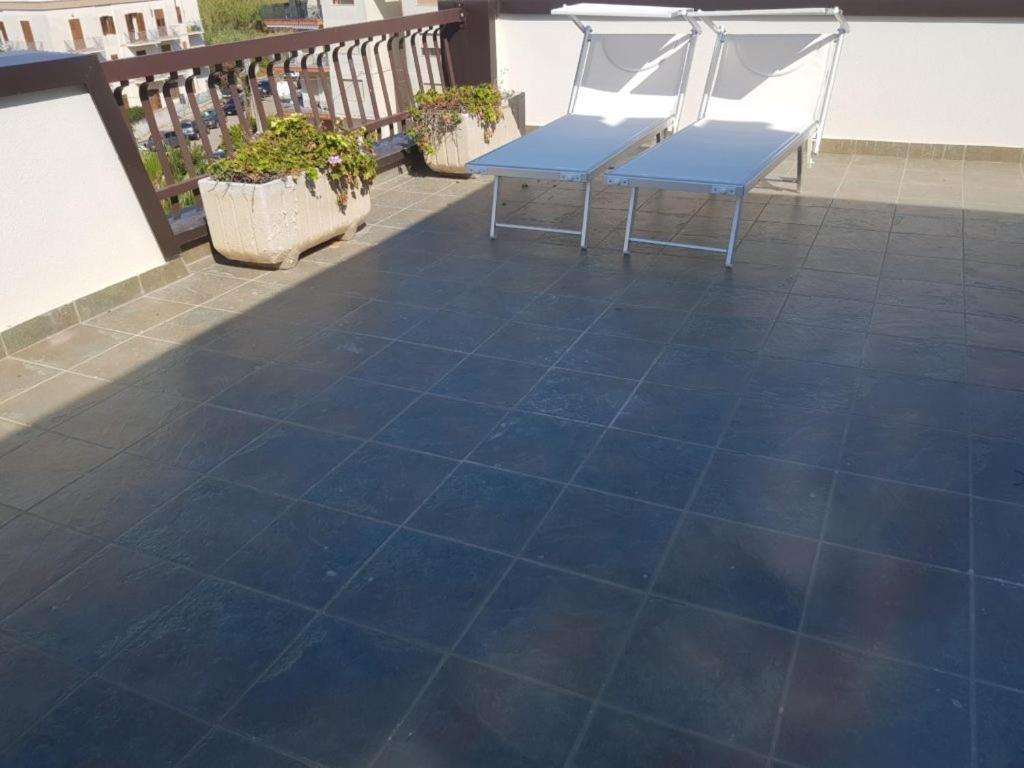 Suite Con Terrazzo Sul Mare E Discesa In Spiaggia A 갈리폴리 외부 사진