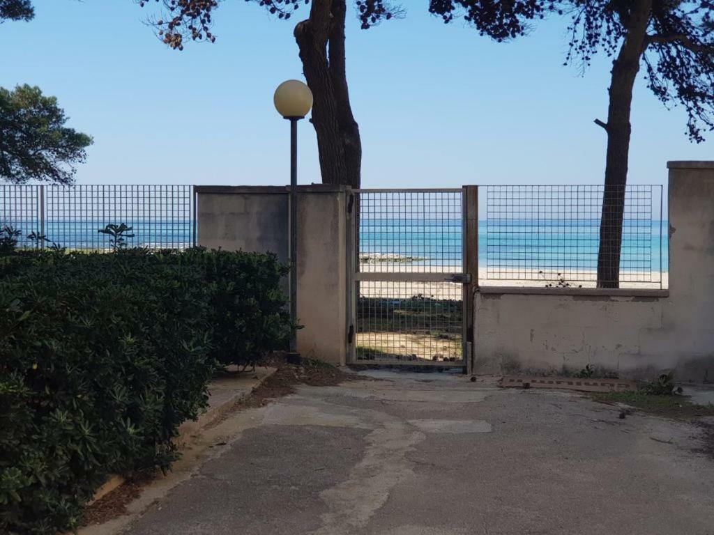 Suite Con Terrazzo Sul Mare E Discesa In Spiaggia A 갈리폴리 외부 사진